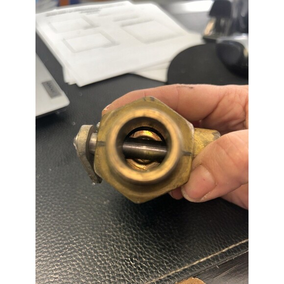 Used Oxweld 3/4" Brass Pressure Relief Valve, RV-29 75 lbs. - Picture 6 of 9